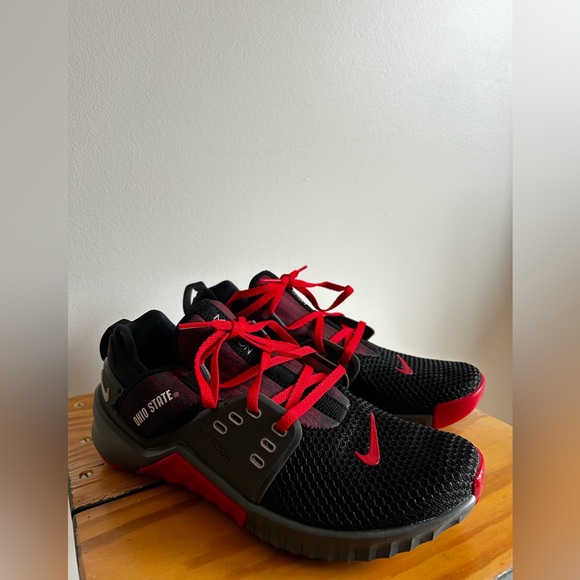 Nike Free Metcon 2 Ohio State shoes - Picture 1 of 4